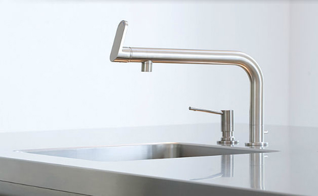 Counter-top single-handle mixer tap / aluminium / stainless steel